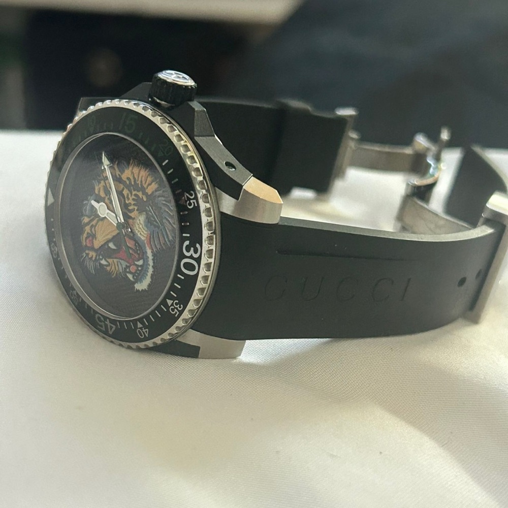Gucci Tiger Dive Watch - Picture 4 of 6